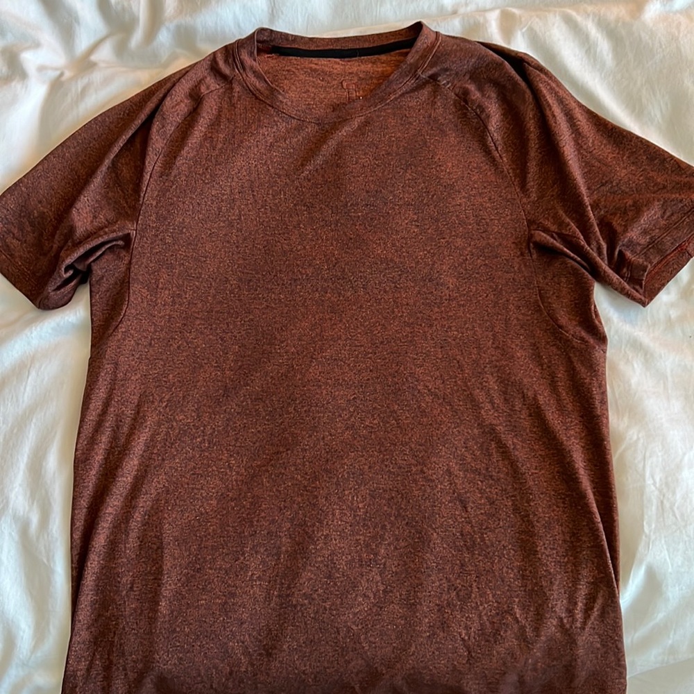 Lululemon license to train shirt